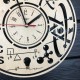 Оригинальные деревянные часы на стену «Физика»