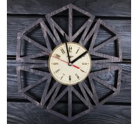 Geometrische Wanduhr aus Holz