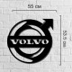 Деревянный интерьер значок Volvo на стене.