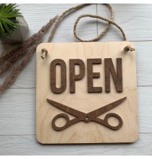 Табличка деревянная на двери в салон красоты Open/Closed