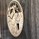 Дизайнерские настенные часы из дерева в ателье