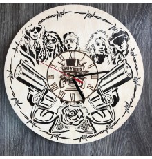 Концептуальные настенные часы в интерьере «Guns N` Roses»