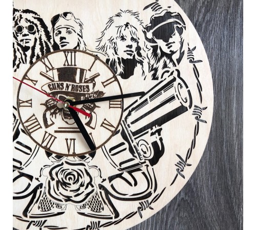 Концептуальні настінні годинники в інтер'єрі «Guns N` Roses» Концептуальні настінні годинники в інтер'єрі «Guns N` Roses»