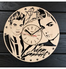 Концептуальні настінні годинники в інтер'єрі «Adam Lambert»