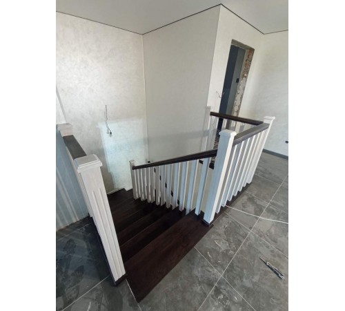 Tralka z drewna bukowego kwadratowa 50x50x900 mm Tralka z drewna bukowego kwadratowa 50x50x900 mm