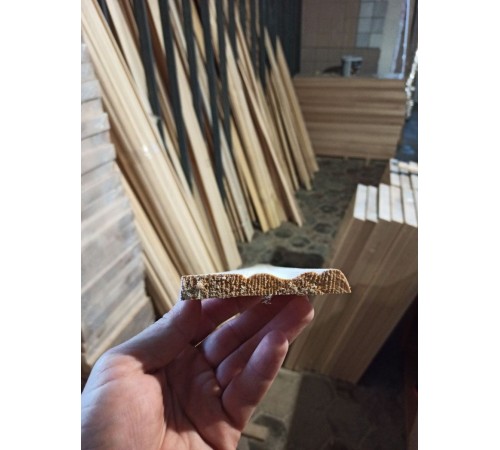 Zierleiste aus Holz 90mm gemustert smereka 2,2m Zierleiste aus Holz 90mm gemustert smereka 2,2m