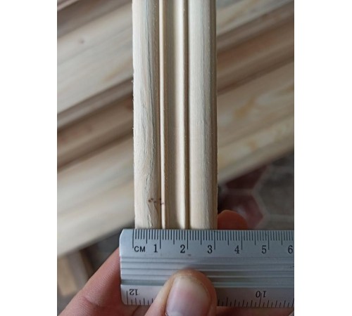 Listwa przypodłogowa drewniana 30mm z drewna świerkowego Listwa przypodłogowa drewniana 30mm z drewna świerkowego