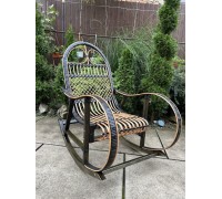 Крісло-качалки плетені з лози з ротанговими вставками Крісло-качалки плетені з лози з ротанговими вставками