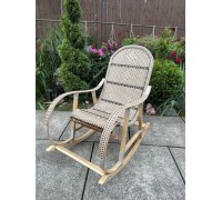 Buchen-Schaukelstuhl „Rattan“ mit Rattan-Einsätzen Buchen-Schaukelstuhl „Rattan“ mit Rattan-Einsätzen
