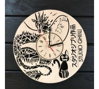 Round wooden wall clock 