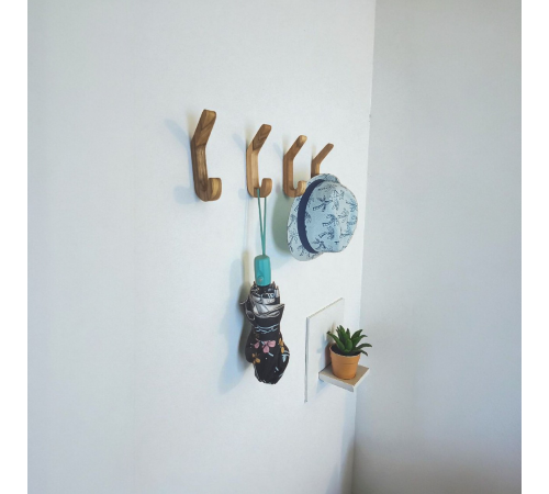 Настінні дерев'яні гачки для речей