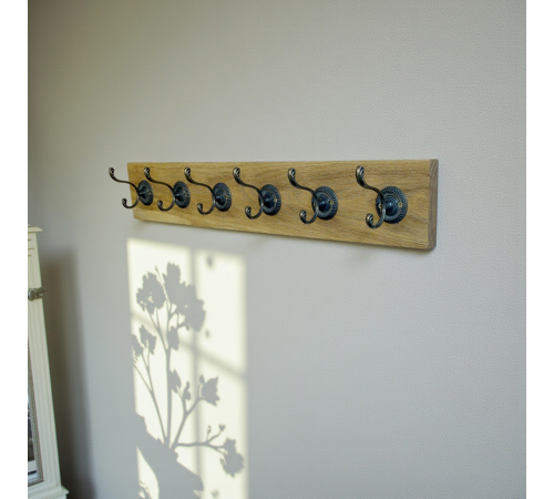 Настінний вішак для одягу з дуба з вінтажними гачками "Ваівілон"