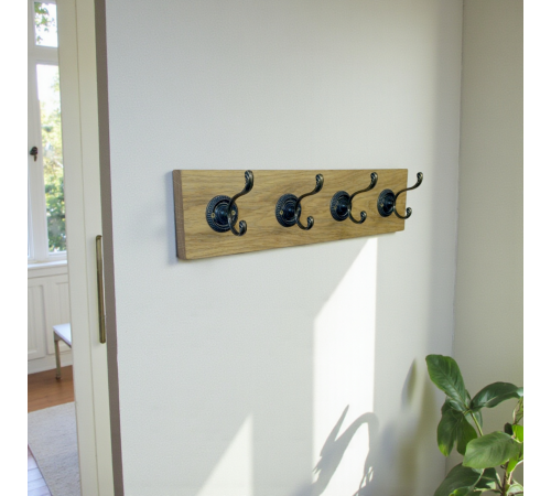 Настінний вішак для одягу з дуба з вінтажними гачками "Ваівілон"