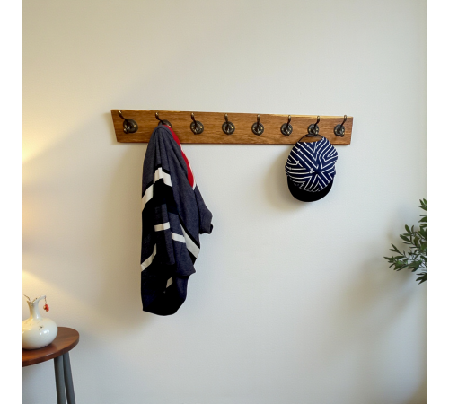 Настінний вішак для одягу з дуба з вінтажними гачками "Ваівілон"
