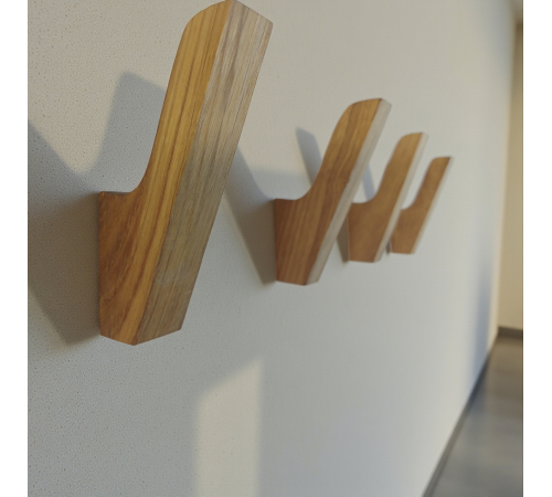 Настінні дерев'яні гачки для одягу, головних уборів, сумок